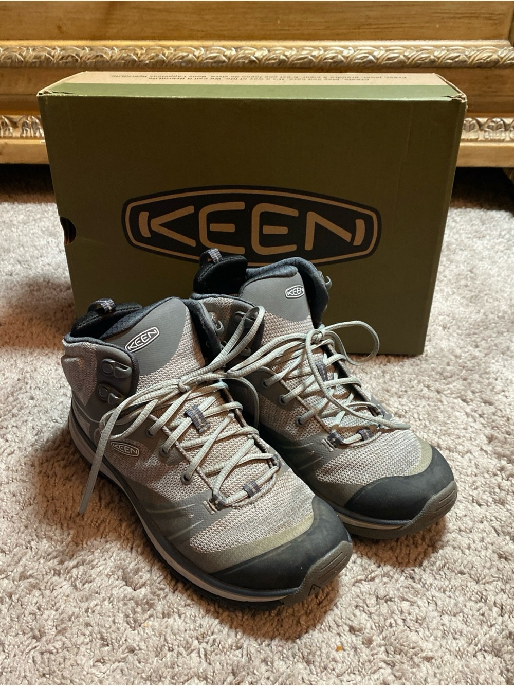 KEEN Gray Hiking Boots - Durable Trail Mid-Height Shoes size 6.5